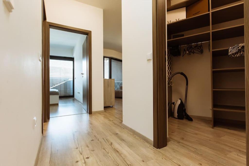 Miracle Apartment Братислава Екстериор снимка